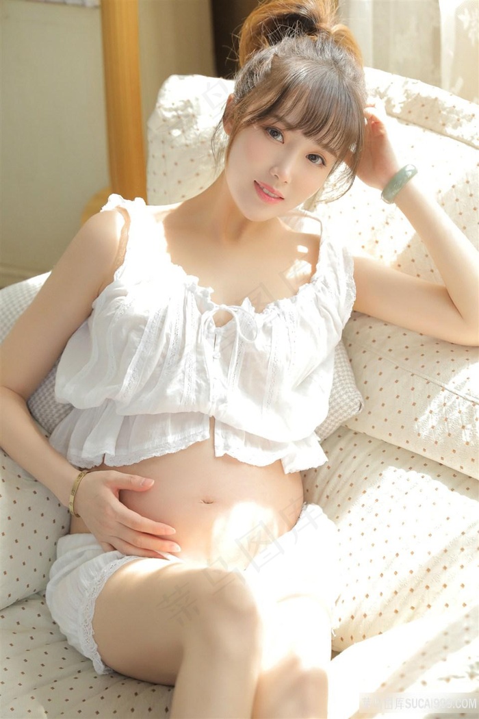 末日蟑螂女主