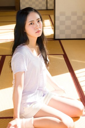 三级传乳奶理伦电影