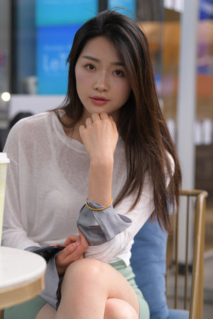 年轻的朋友妻子电影
