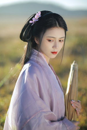 又黄又骚的视频