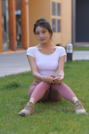 我和闺蜜拿黄瓜互慰