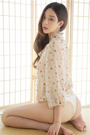 美女被打屁股网站