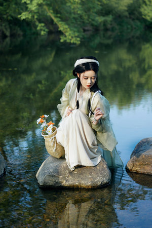 白嫩少妇潮喷视频