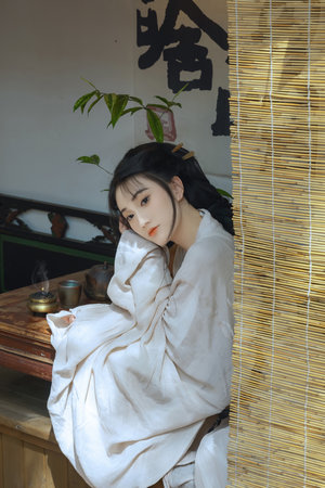 唐舞桐去掉所有的衣服
